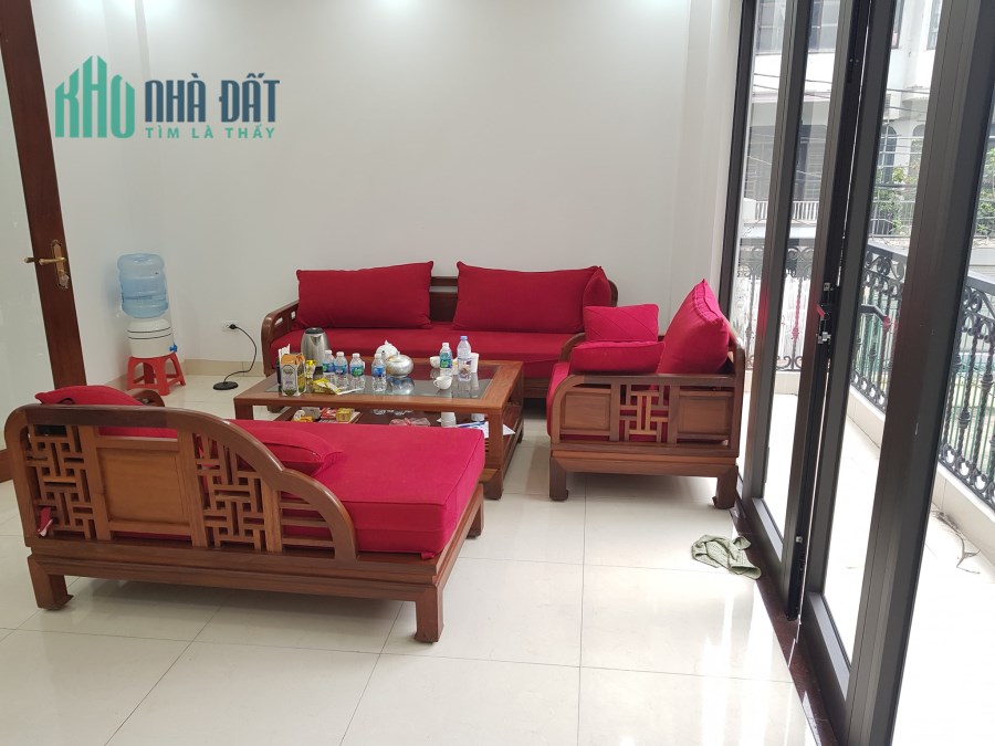 Cần tiền đầu tư chủ bán gấp Nhà phố Hoàng Quốc Việt Nghĩa đô 35m2, 6T, mt rộng,gara ô tô 8.2 tỷ