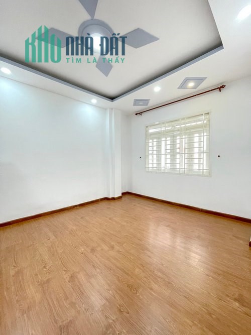 Ngợp ngân hàng gấp bán HXH Hoàng Diệu, quận 4, 20m ra mặt tiền, lh 0989149953