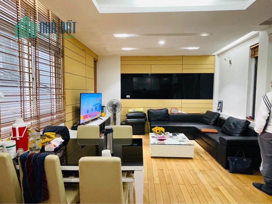 Bán nhà 35m2, 5 tầng phố Hoàng Văn Thái, ngõ trước nhà 3m, chỉ 50m đến phố