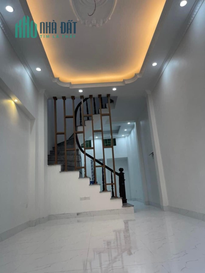 Bán nhà phố Khương Đình gần Ngã Tư Sở, 35m2 chỉ hơn 4 tỷ, 10m ra ô tô, ngõ thoáng.