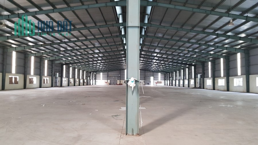 Chuyển nhượng 17.000m2 đất, kho xưởng 10.000m2 khung thép tiền chế zamil, vị trí đẹp, giá rẻ.
