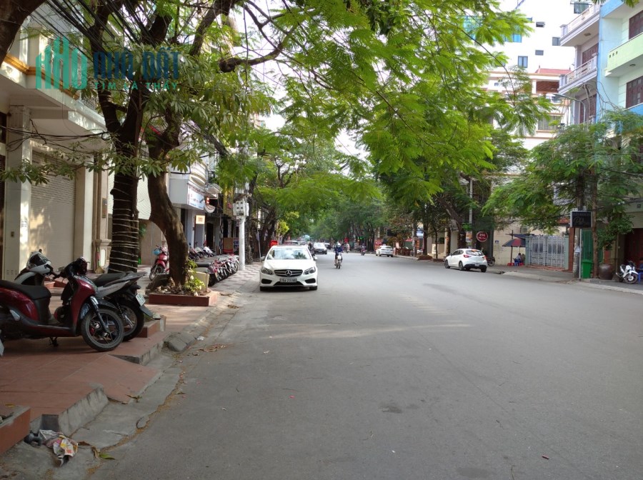 Bán nhà vị trí đẹp nhất đường Văn cao, giá 14.7 tỷ