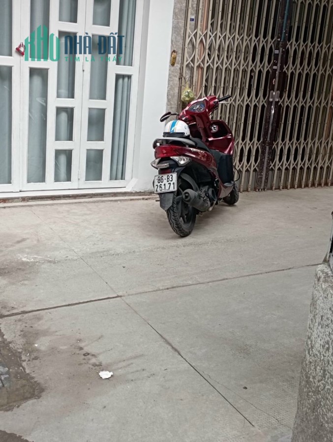 Bán nhà kinh doanh Hoàng Hoa Thám 32m2 chỉ 3tỷ