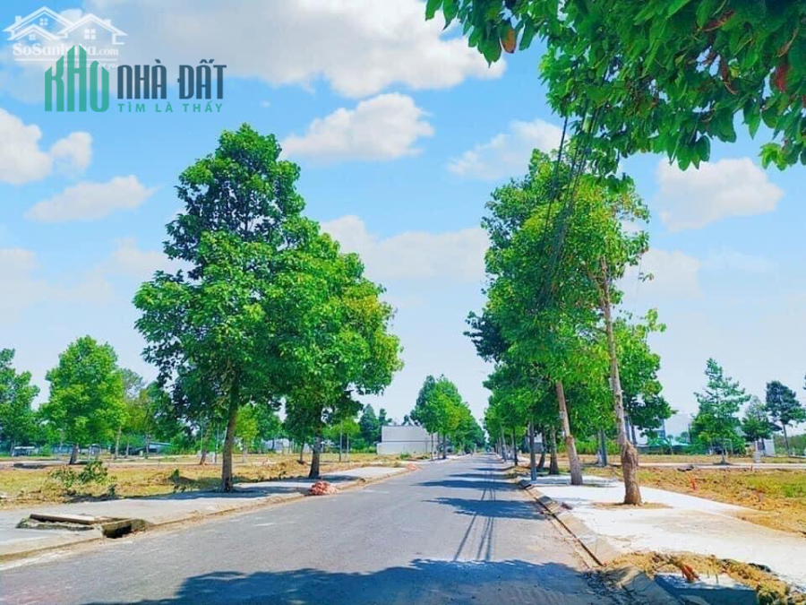 Chủ Kẹt Tiền Cần Bán Nền gần Khu Đô Thị Stella Mega City giá 2 tỷ 250 dt 109m2