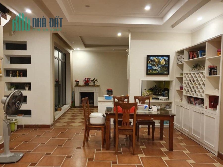 Cần bán nhà phố Hoàn Kiếm 44,5 m, 5 tầng, 5.5 tỷ.