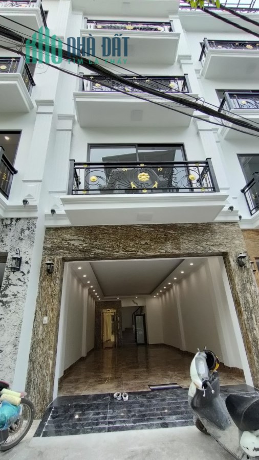 Bán nhà mặt ngõ phố Lạc Long Quân dt 65 m2 x 6 t thang máy 16 tỷ