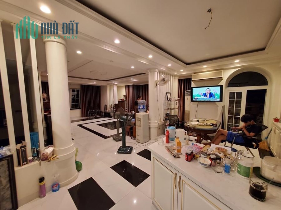 Bán biệt thự lô góc Tây Nam Linh Đàm 350m x 40m mặt tiền. Nhỉnh 50 tỷ.
