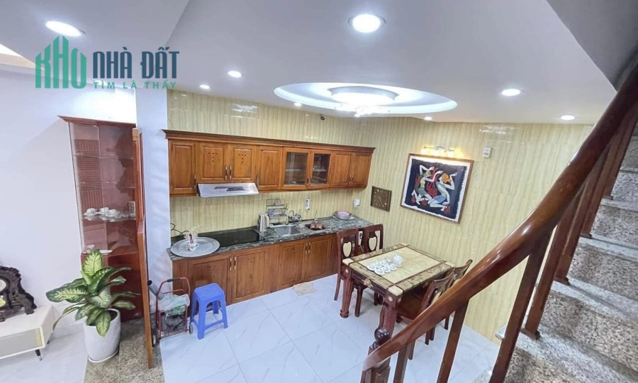 BÁN GẤP VƯƠNG THỪA VŨ- THANH XUÂN, 4 Tầng, mặt tiền 4,3m Ô TÔ vào nhà giá chỉ 6.2 Tỷ