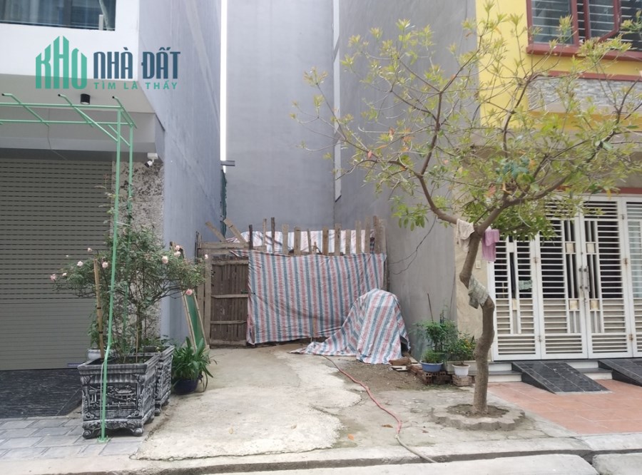 Tôi bán đất dịch vụ Xa La gần chợ Xa La 60m2 chỉ 7.59 tỷ. LH 0989.62.6116