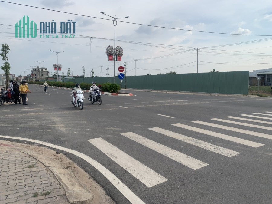 Bán Shophouse mặt tiền đường 3/2 trung tâm Hậu Nghĩa