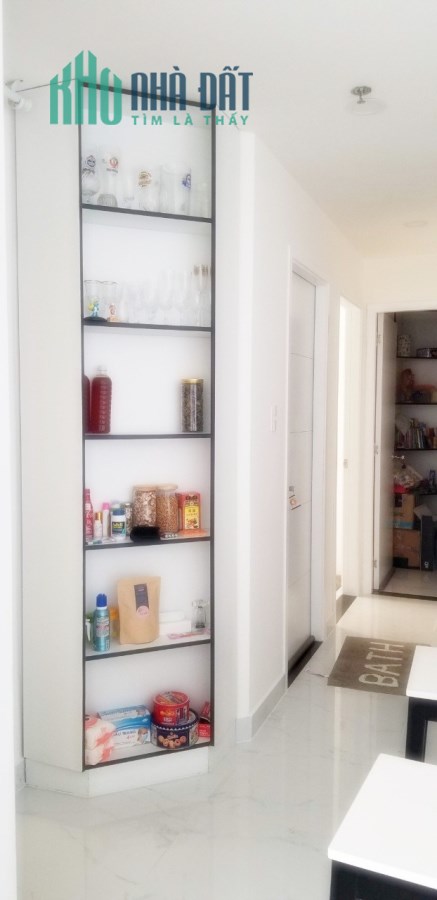 Bán căn góc 3PN đầy đủ nội thất y hình, hướng mát. Giá 8.8 tỷ bao hết, có hỗ trợ vay ngân hàng