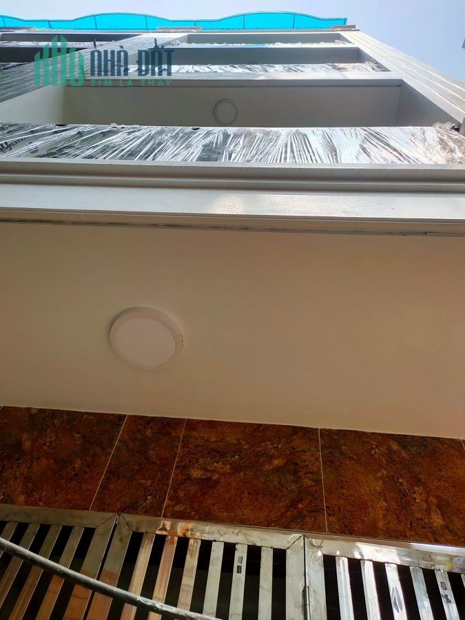 Nhà Phố Giáp Nhị, ô tô đỗ 25m, mặt phố 50m, 32m2 x 5 tầng 3.95 tỷ.