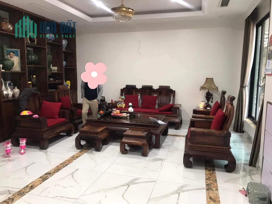 Bán nhà Hoàng Cầu Đống Đa Vỉa hè 3 Ô tô tránh 55m2, Mt 5M, Giá 15 Tỷ.