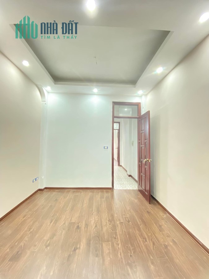 Chính chủ bán gấp nhà Phố Nguyễn Du, 4 tầng, 6 phòng, siêu thu nhập, 0919051718