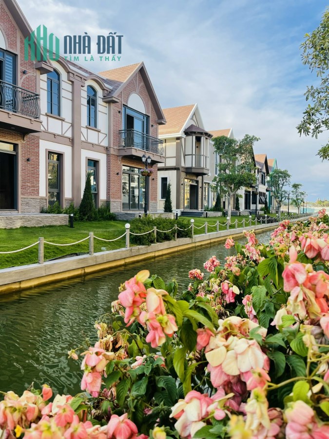 Chỉ với hơn 1 tỷ bạn đã có thể sở hữu ngay 1 căn biệt thự kênh đào kayak tại The Tropicana Hồ Tràm.