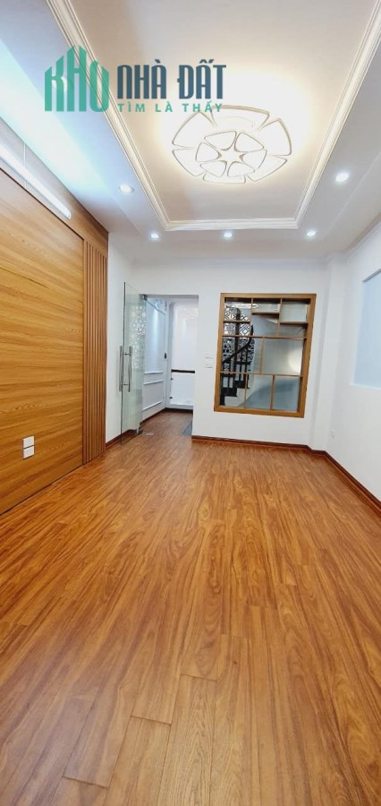 BÁN GẤP! Nhà đẹp Khương Đình - Hai thoáng - Ngõ rộng DT40m2*5T giá chỉ 4.95. Xem ngay!