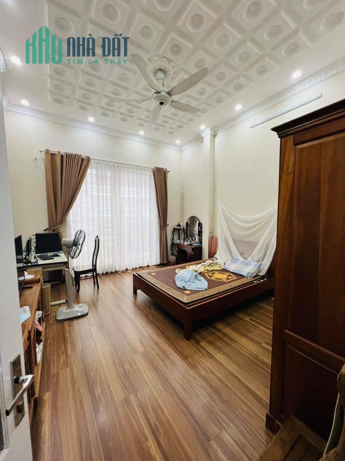 Bán Nhà Hoàng Hoa Thám, Sát Hồ Tây, 20m Ra Ô Tô, 2 Thoáng, 43MX4T, 5PN, CHỈ 6.42 Tỷ.