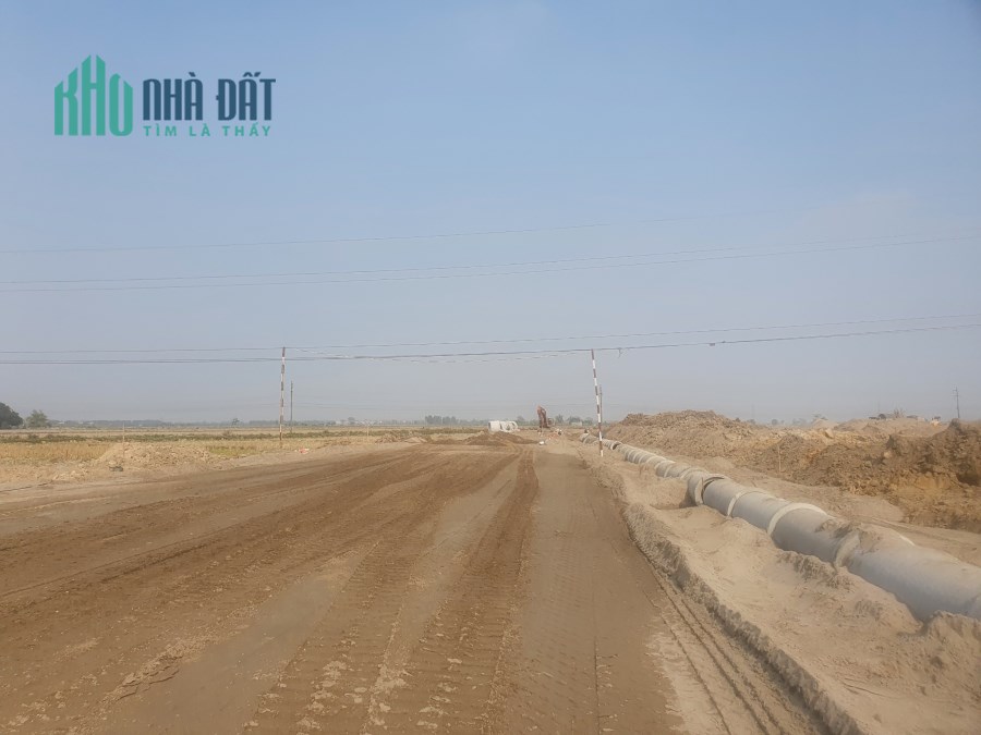 4ha đất sản xuất, 3.000m2 nhà xưởng, mặt đường 379 Văn Giang, giáp đường vành đai 4, sổ đỏ bàn giao.