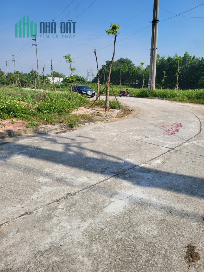 Bán 2 ô góc 2 mặt tiền tại Đồng Xuân, Kim Long, Tam Dương 103,6m2, giá: 2,1x Tỷ.Liên hệ: