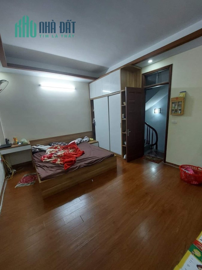 Bán nhà Vân Canh sát ô tô 35m2, 5 tầng chỉ 2,5 tỷ, tặng 100% nội thất