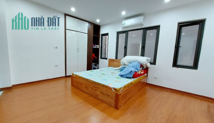 Bán nhà Lai Xá đẹp lung linh ô tô gần kề 34m2, 5 tầng 2,3 tỷ