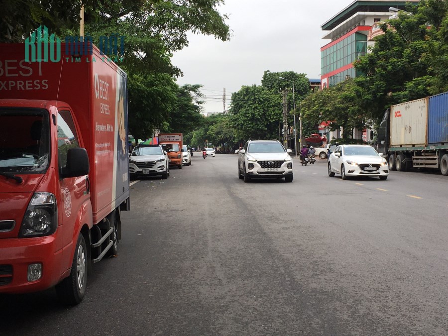 Bán nhà 5 tầng, lô góc mặt đường Lê Thánh Tông, có thang máy, giá cực tốt