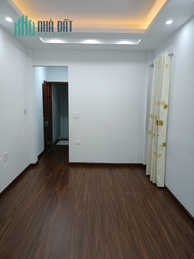 Bán nhà Lai Xá mới nguyên zin ô tô sát cửa 37m2x4tầng 2,65 tỷ