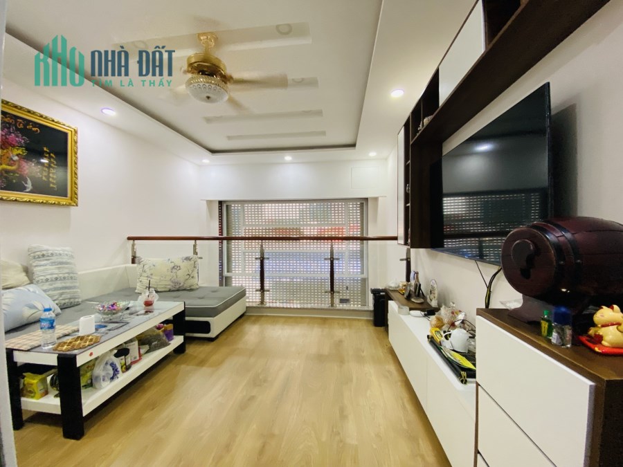 ÉT Ô ÉT...Bán nhà đẹp 5 tầng thang máy 8PN 8WC CMT8, Phường 12, Quận 10, giá rẻ 13 tỷ 300
