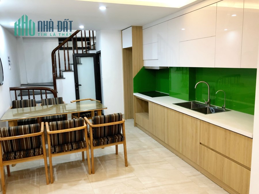 Bán nhà Hoài Đức mới kính koong  ô tô đỗ cửa 35m2x5 tầng 2,8 tỷ