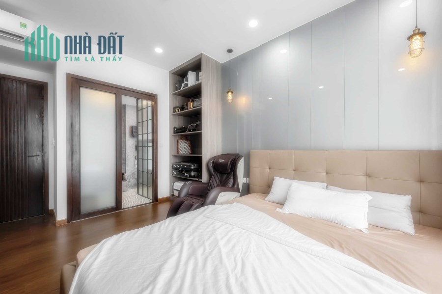 Bán căn hộ The Prince Residence 110m2 - 2PN, tầng cao full nội thất y hình 9 tỷ. LH 0941797916