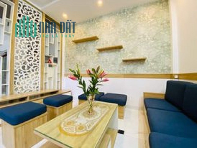 Bán nhà phường Lĩnh Nam , ô tô, 40M x 5T, 4,8 tỷ. LH 0975149605