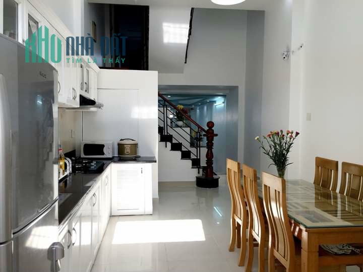 Mặt tiền kinh doanh Bắc Hải, giáp quận 10, 51m2, 3 tầng mới tinh, nhỉn hơn 9 tỷ.