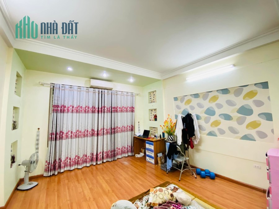 Cần Bán Nhanh nhà mặt phố HOÀNG VĂN THÁI 5 tầng thang máy, Diện Tích 70m2 , 3,9 tỷ