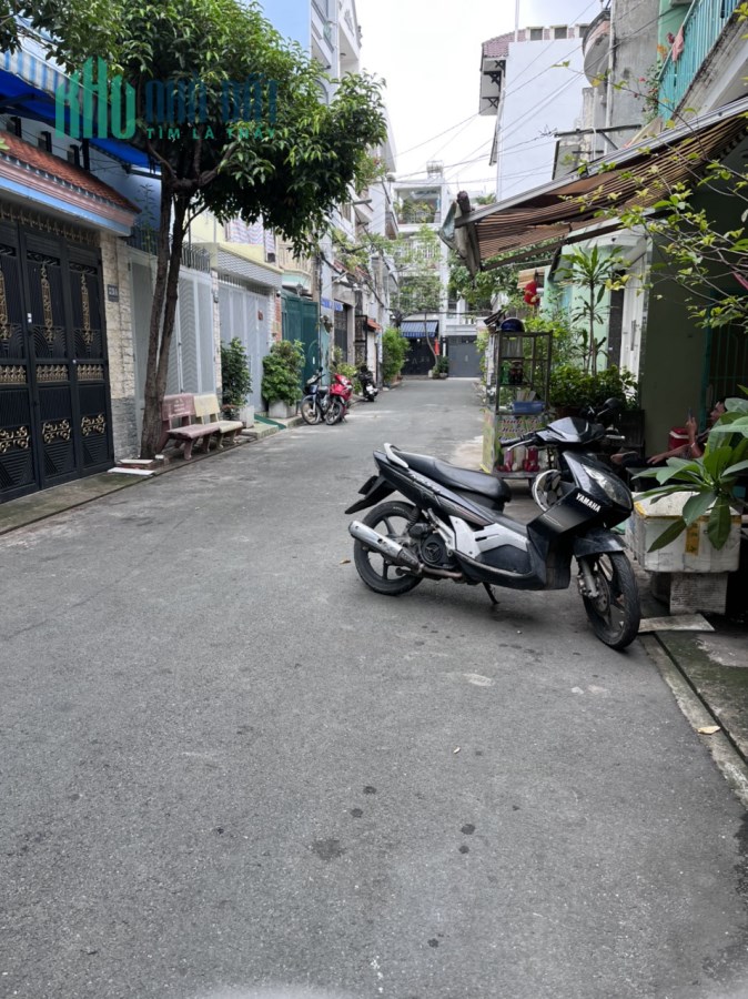 6.	Chỉ 9.8 tỷ có ngay nhà đẹp tại đường Tân Hương quận Tân Phú.