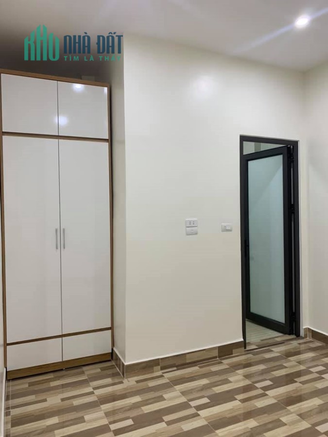 Bán gấp nhà ngõ 164 Vương Thừa Vũ giá 4.05 tỷ, 35mx4 tầng, oto đỗ gần , MT >6m