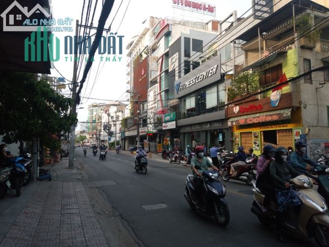 Cần tiền Bán nhà 4 tầng mặt tiền Trần Quang Diệu, Quận 3. Trệt, 3 Lầu. Giá bán nhanh 3 tỷ.300