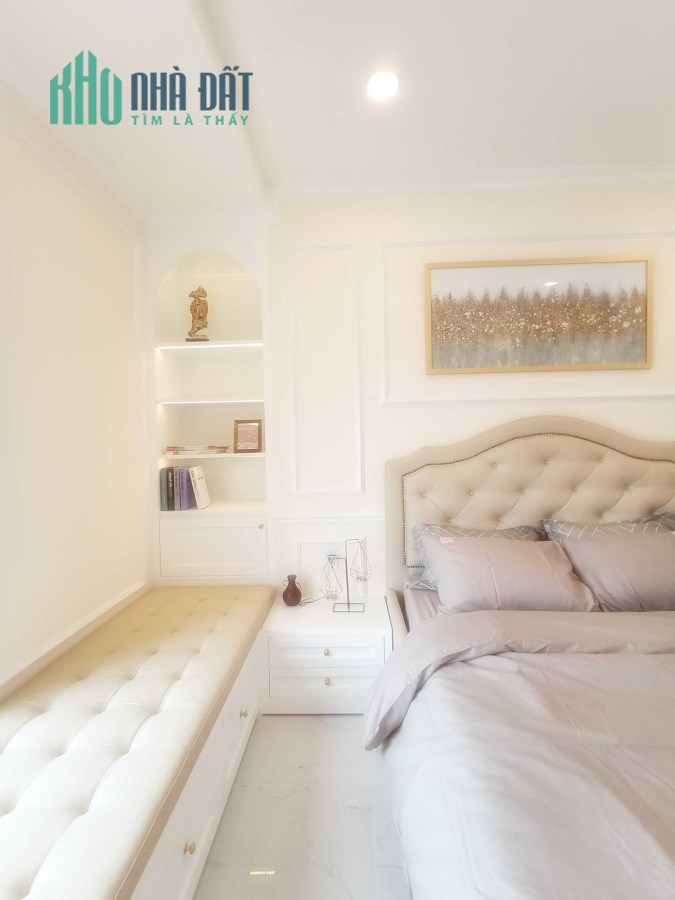 Căn 2PN 71m2 tại chung cư Terra Royal - Bán 7.7 tỷ. Full NT Có HĐMB view Đông Tứ Trạch