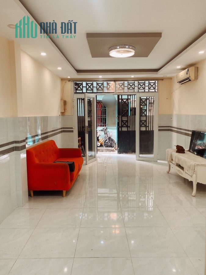ÉT Ô ÉT ...Bán nhà đẹp Đường CMT8 Quận 3 diện tích 40m2 chỉ 4 tỷ