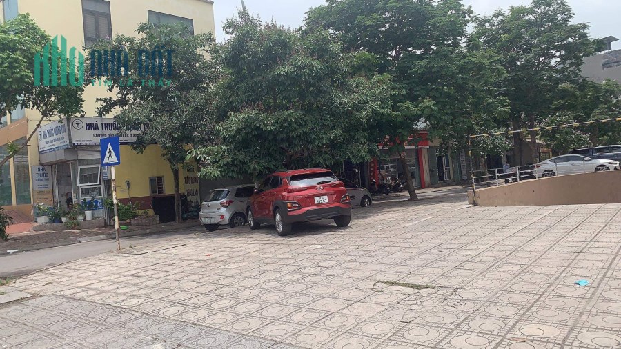 Bán nhà mặt phố Giang Biên, 40m, 5.65 tỷ