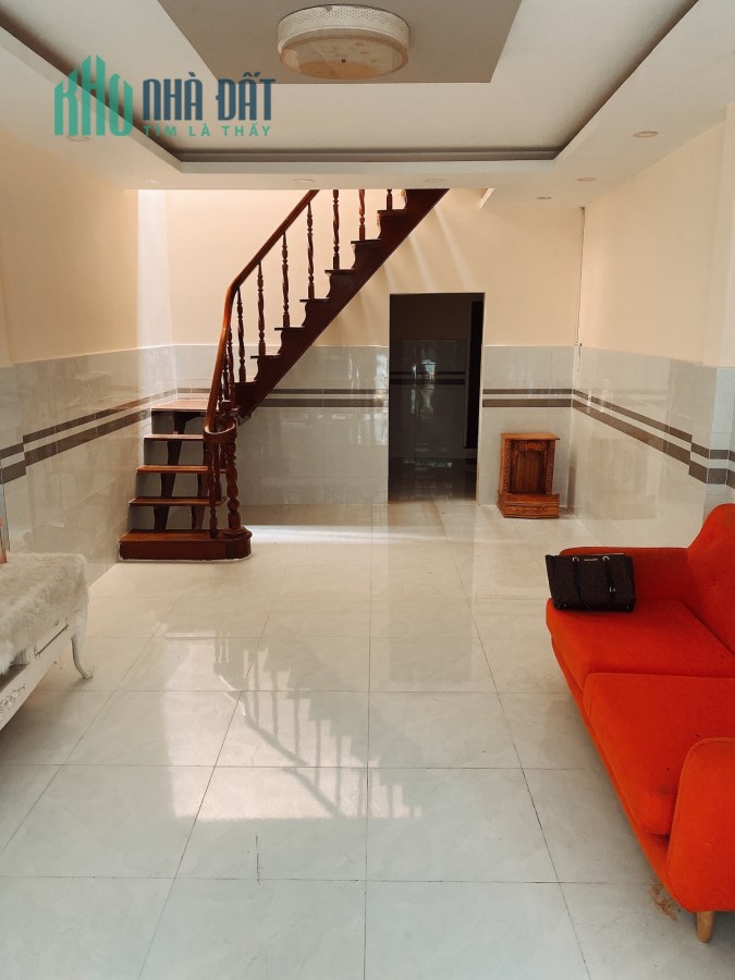 Nhà đẹp đường CMT8 P11 Quận 3 diện tích 40m2 chỉ 4 tỷ