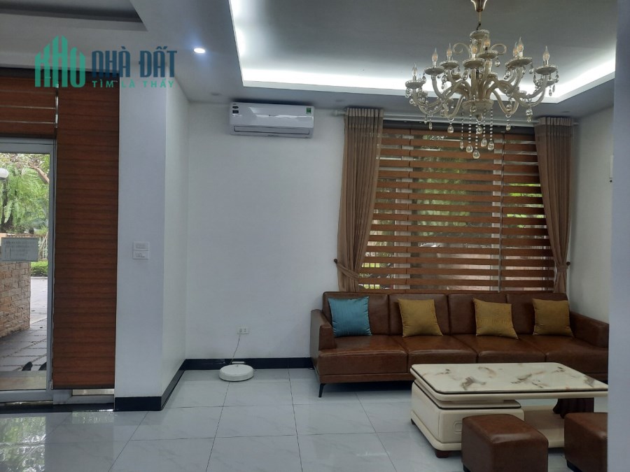 Cần bán nhanh biệt thự Palm Garden Việt Hưng diện tích 150m mặt tiền 8m