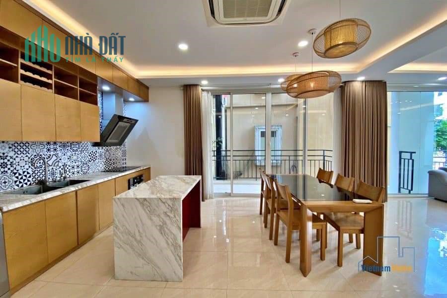 Bán Biệt thự Quảng Khánh, Tây Hồ, 136m x 5T, sát Hồ Tây