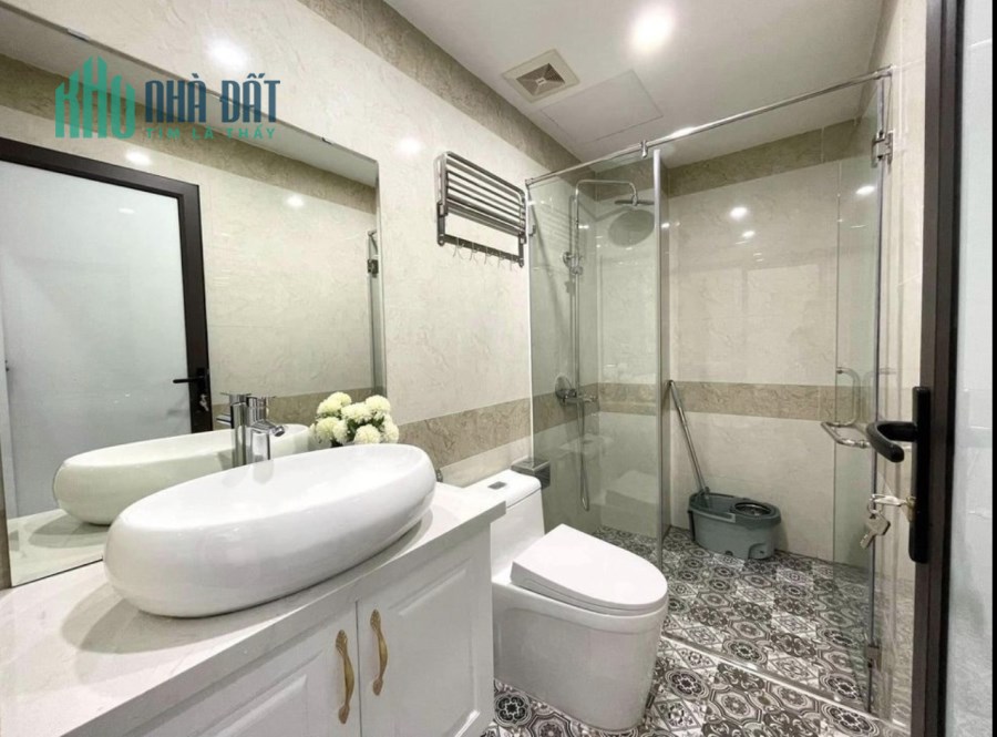 NHÀ 6 TẦNG 45M2  NHÀ MỚI, THANG MÁY, GARA OTO  GIÁ 10 TỶ  PHỐ QUAN HOA, CẦU GIẤY