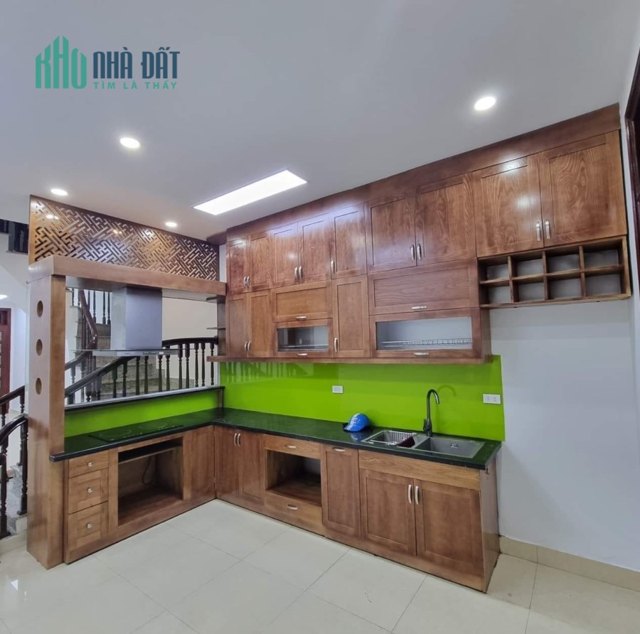 Bán gấp nhà Trần Cung, nhà đẹp, ở ngay, dt 53m2 x 3 tầng, 4.7 tỷ