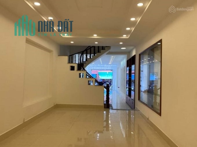 Bán gấp  nhà MT ngay ngã tư  Lê Văn Sỹ Quận 3,  HĐT 55tr/tháng, 5 tỷ  600 TL