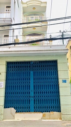 Chính chủ bán căn  3MT Trần Văn Đang , kinh doanh buôn bán tốt, hẻm xe tải thông ra đường lớn.