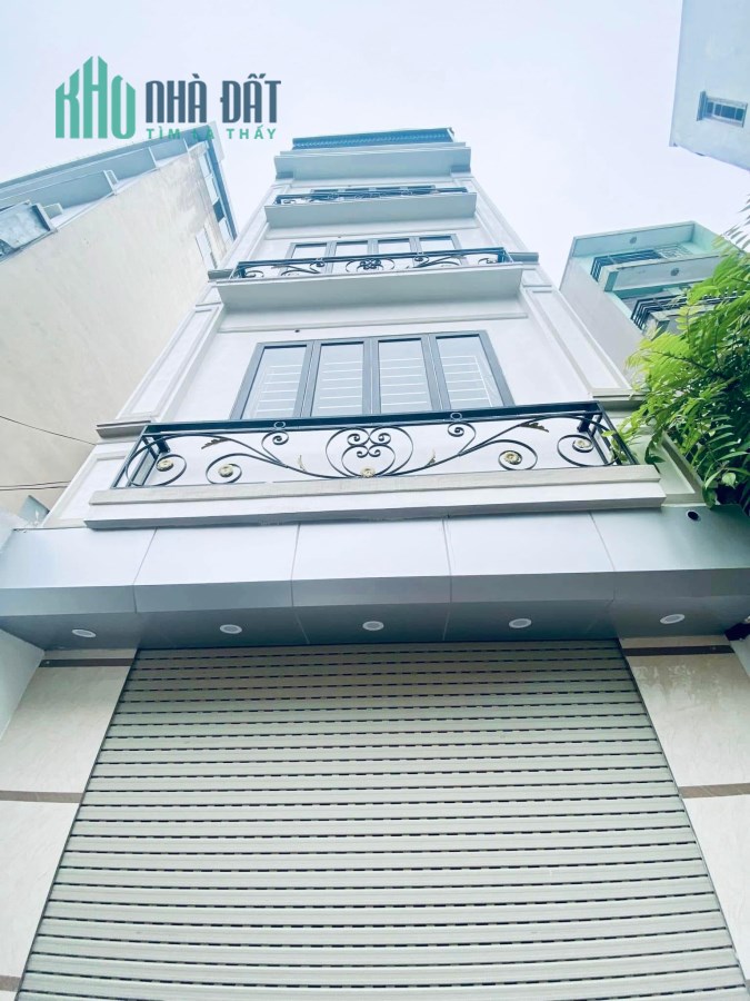 Bán nhà 35m2 x 5 tầng phố Tân Mai, chỉ 20m ra mặt đường 2 ô tô, ngõ rộng và thoáng, hiếm có.