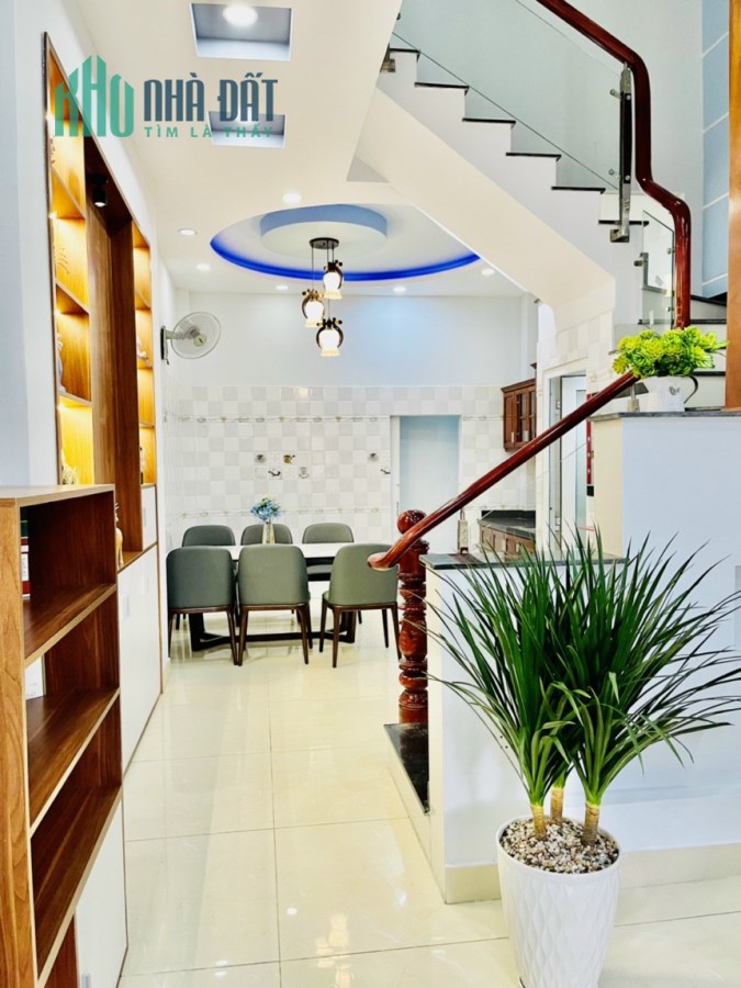 NHÀ ĐẸP VÀO Ở NGAY TIỆN KINH DOANH NHIỀU NGÀNH NGHỀ 3 TẦNG DIỆN TÍCH ĐẸP 5.4 TỶ