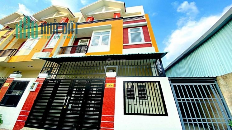 (NGÂN HÀNG THẨM ĐỊNH 4 TỶ 6  NAY BÁN ĐÚNG 3 TỶ 300 ). NHÀ NGAY TRUNG TÂM Q 3 CHỈ 3 TỶ 300