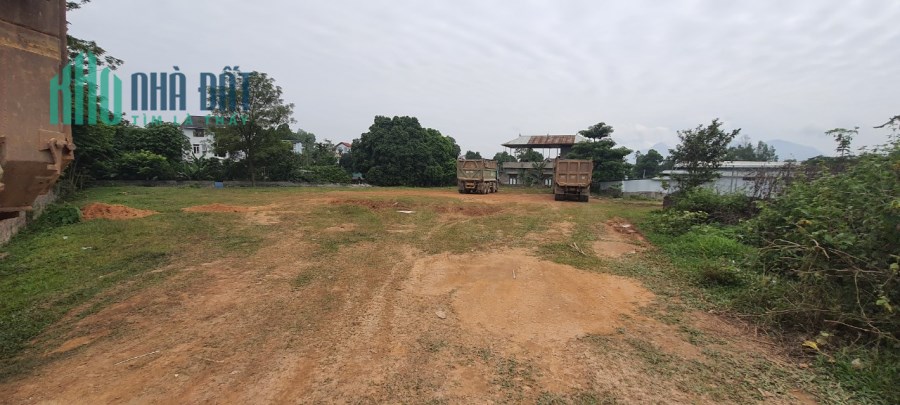 Bán 2400m2 Đất Thổ Cư Mặt Đường QL2B, Hữu Thủ, Kim Long, Tam Dương.giá: 15tr/m2.Liên hệ: